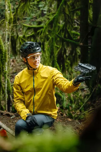 HH663Xi0Z0WbZqdSzxlPFQ.c-r.jpg?