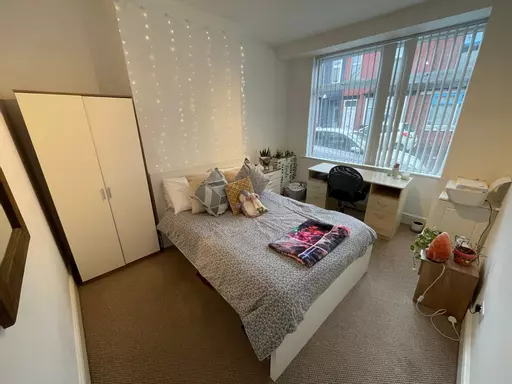 Bedroom 1.jpg