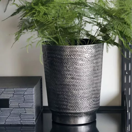 Planter, Oli, Brushed black finish
