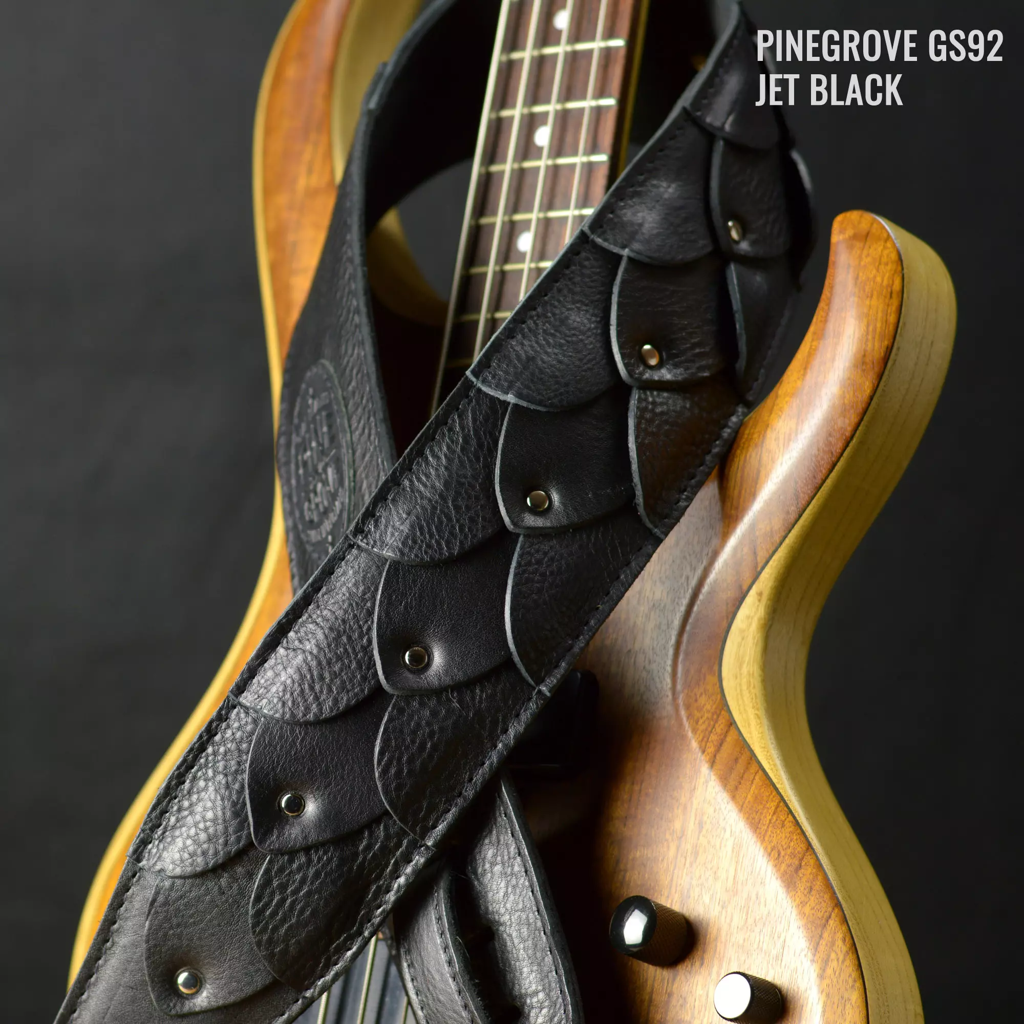 GS92 Dragon black guitar strap DSC_0594.jpg