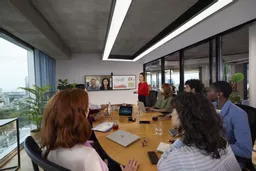 a7Ut24x7wUCfsA5iWOhO8w.c-r.jpg?