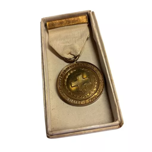 Red Cross Medal 2.jpg