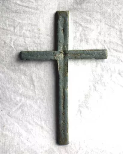 Rough Lead Cross