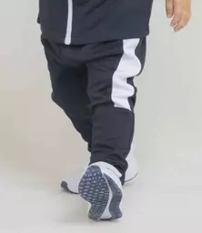 LW830%20NV_WH%20MODEL%201%20HERO.jpg?