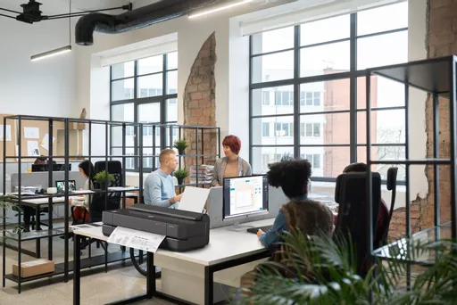 TVHJhWRWYUKwdYLethyXHw.c-r.jpg?