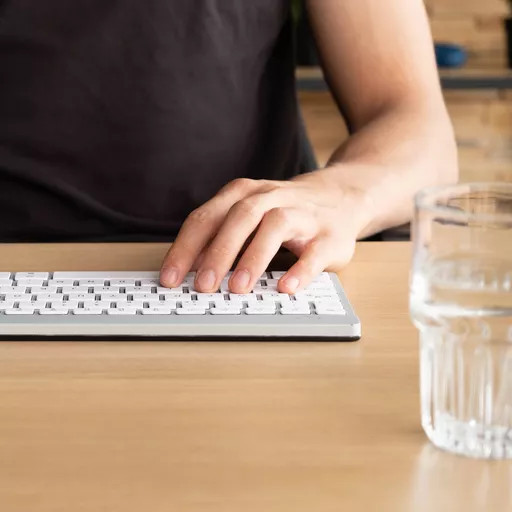 q8xBsg1yUUSxaHDbqg6Ptg.c-r.jpg?