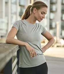 T7021%20CEM%20MODEL%202.jpg?