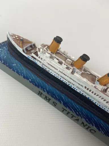 Small Titanic Model