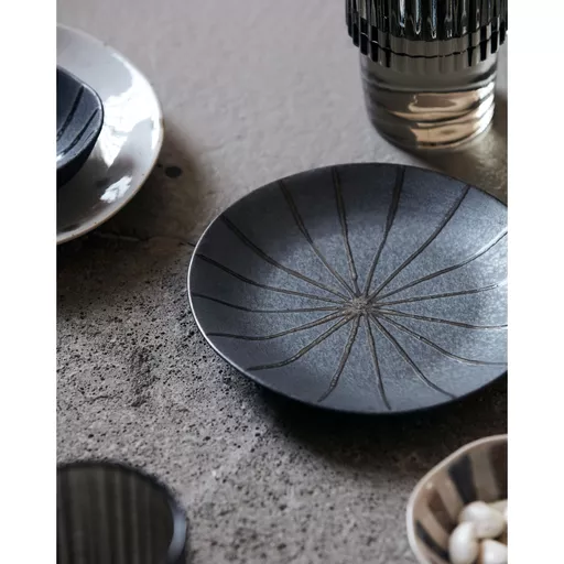 Plate, Suns, Dark brown