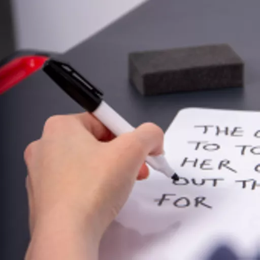 EMWM30EMWM100_Mini_Whiteboard_Pen_Lifestyle_25556-2-scaled.webp