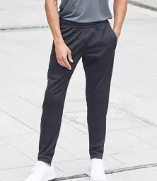 TL580%20BLK%20MODEL%201%20HERO.jpg?
