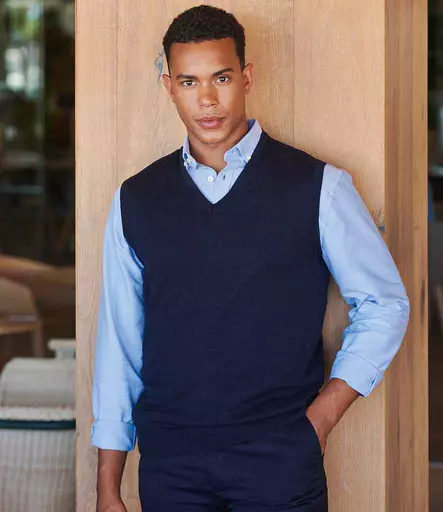 H724%20NAV%20MODEL%201%20HERO.jpg?