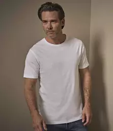 T5000%20WHI%20MODEL%201%20HERO.jpg?