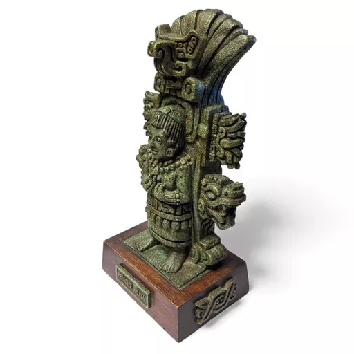 Prinicipe Maya Figurine 3.jpg