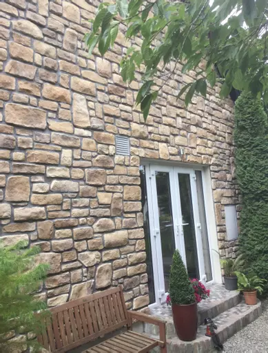 Coursed Weather Edged Sandstone