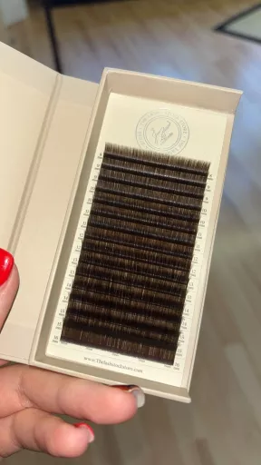 The Lash Stock Store Brown Silk Volume Lashes