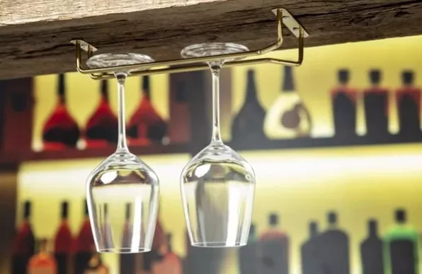 GLASS HANGERS