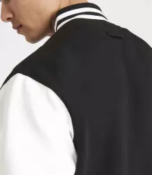 JH043%20JB_WH%20MODEL%206.jpg?