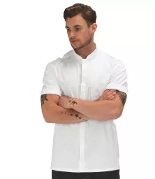 LE004%20WH_BK%20MODEL%201%20HERO.jpg