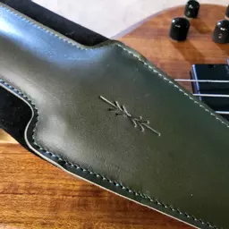 BS66 dark green montana bass strap Pinegrove145515.jpg