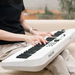 NU-X NEK110W Portable Keyboard-4.jpg