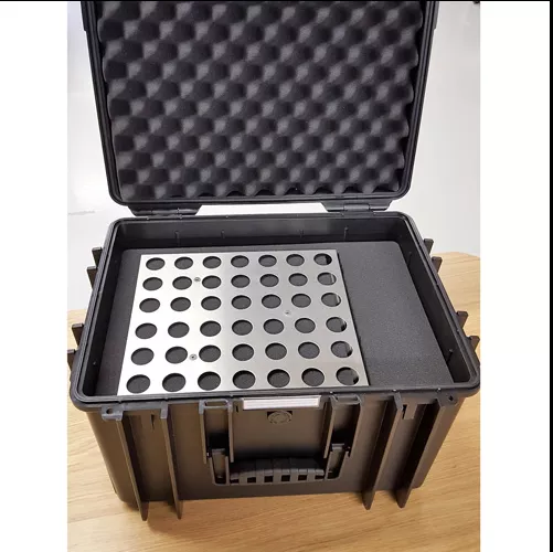 Transport suitcase for one Dilushaker