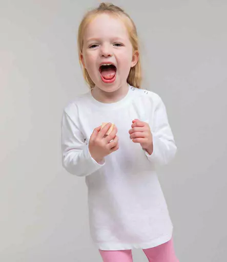 LW21T%20WHI%20MODEL%201%20HERO.jpg?