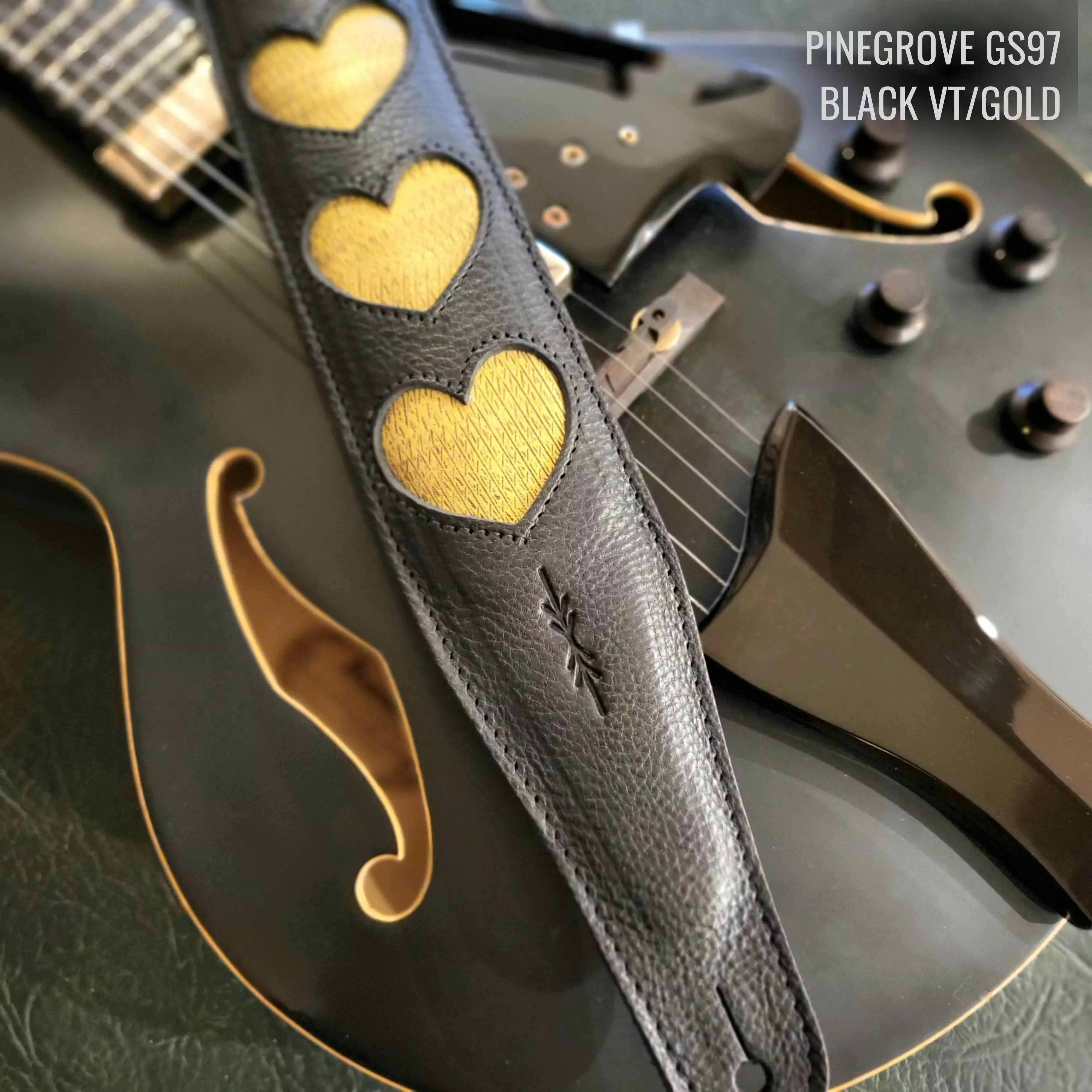 GS97 Hearts guitar strap gold 1 ANNO.jpg