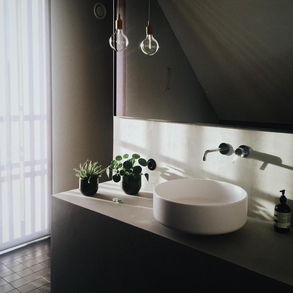 Five Tips For Making The Most Of Your Small Bathroom