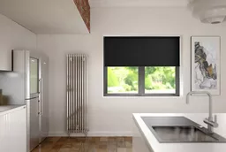 740181SP_Black%20Blackout%20roller%20kitchen%20room%20shot%201000px%2096dpi.jpg?