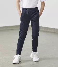 TL582%20BLK%20MODEL%201%20HERO.jpg?