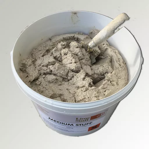 Medium Stuff in Chalk White