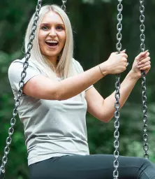 SR280F%20WHI%20MODEL%201%20HERO.jpg?