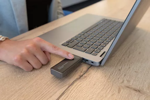 IAqXtWn9t0WxXnAdh5Jktw.c-r.jpg?