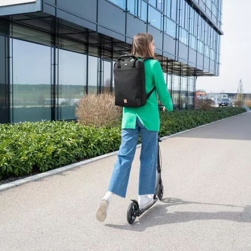 uCn12nB9pUal7emVmt3F0g.c-r.jpg?