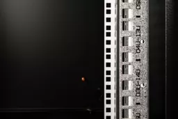 AC0EFnaAvEWkq4kQS3eyow.c-r.jpg?