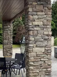 Mountain Ledgestone Cabernet Pillars.jpg