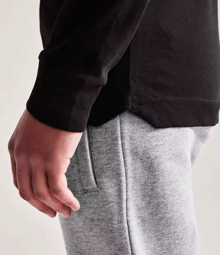 AM11%20BLK%20MODEL%204.jpg?