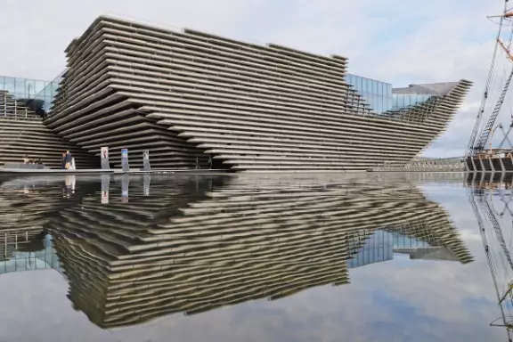 Exploring Dundee through Stephen Finns Guided walking tours