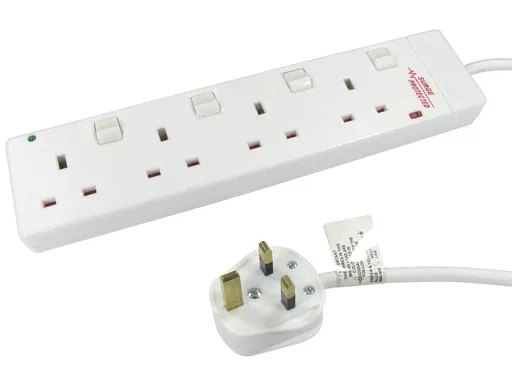 Cables Direct RB-05-4GANGSWD surge protector White 4 AC outlet(s) 5 m