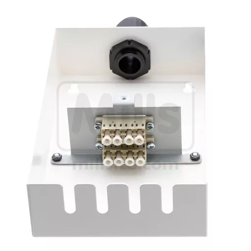 t70-0235out_2_1_.jpg?