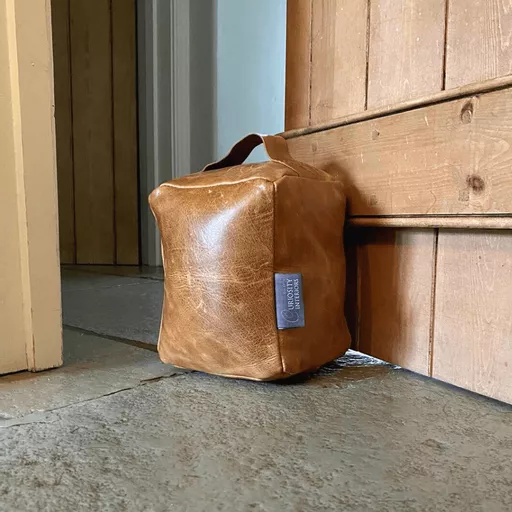 Pod Doorstop in Cerato Brown