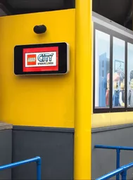 Outdoor Advertising Display - Legoland Windsor (1).jpg