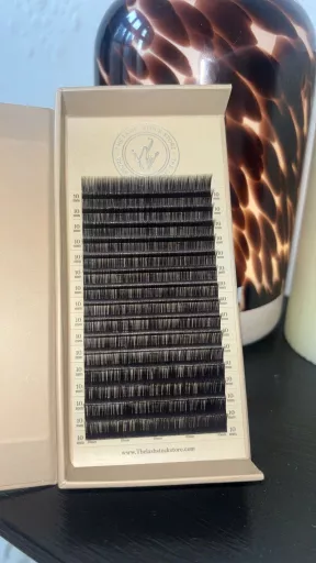 The Lash Stock Store Super Silk Volume Lashes