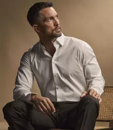 T4024%20WHI%20MODEL%202.jpg?