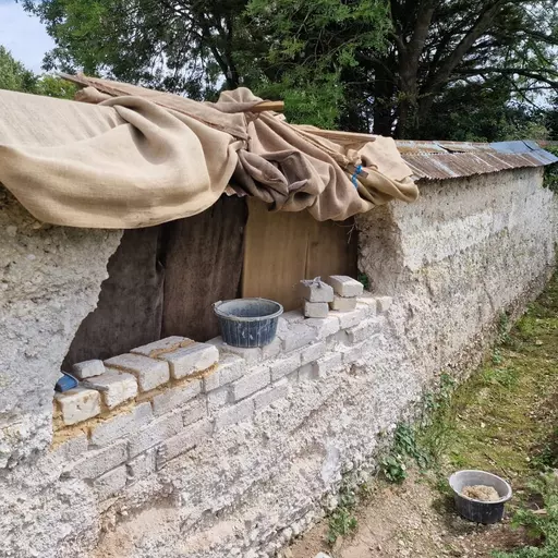 chalk cob bricks in wall.jpg