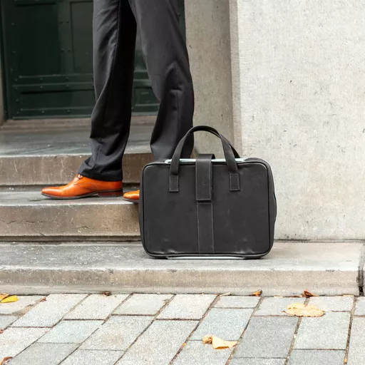 2a0_AWG9tk6YcP-zmSOi-g.c-r.jpg?