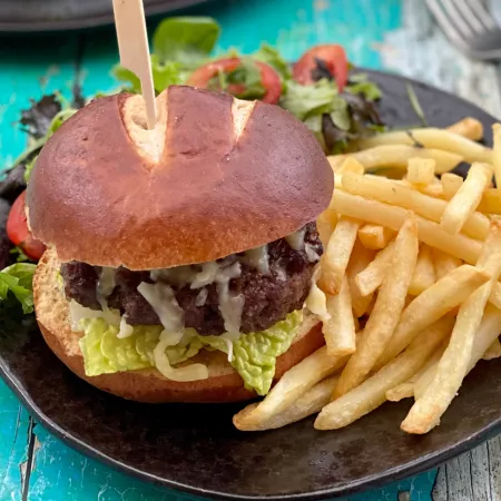 caramelied onion burger.png