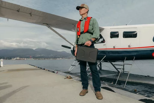 3LMDb61HO0aWW339-ufGDQ.c-r.jpg?