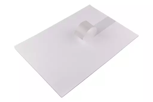 permanent self-adhesive paper / parcel labels